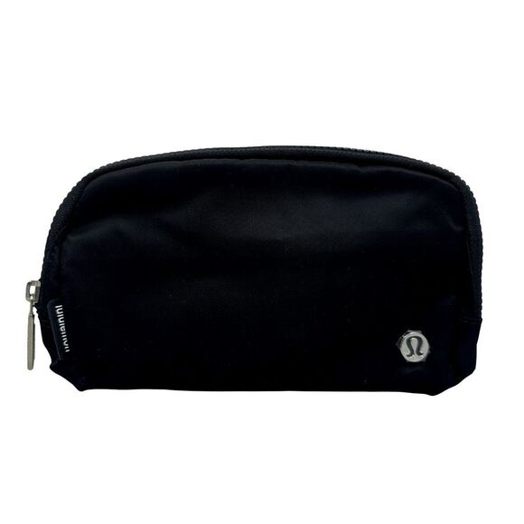 lululemon athletica Everywhere Belt Bag 1L - Black - 7.5” x 2” x 5” - Picture 1 of 4